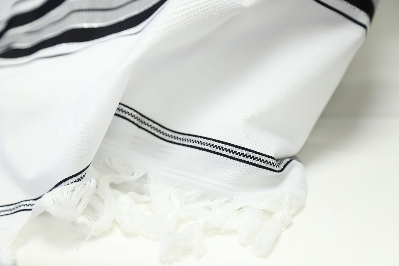 Tallit - Jewish Prayer Shawl - טלית